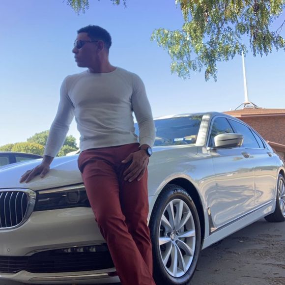 Meet your Posher, Santana - Picture 1 of 1